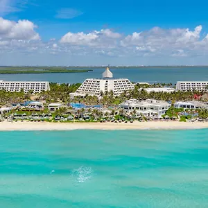 Resort The Pyramid By Oasis *****